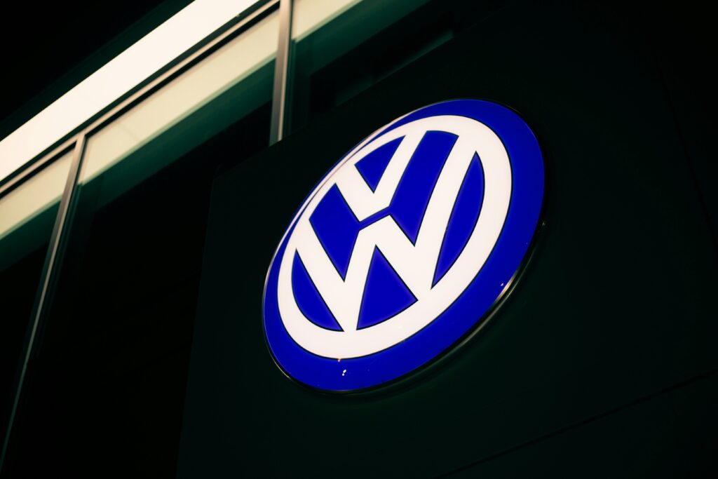Volkswagen workers threaten strike