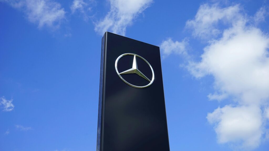 Mercedes solar paint technology