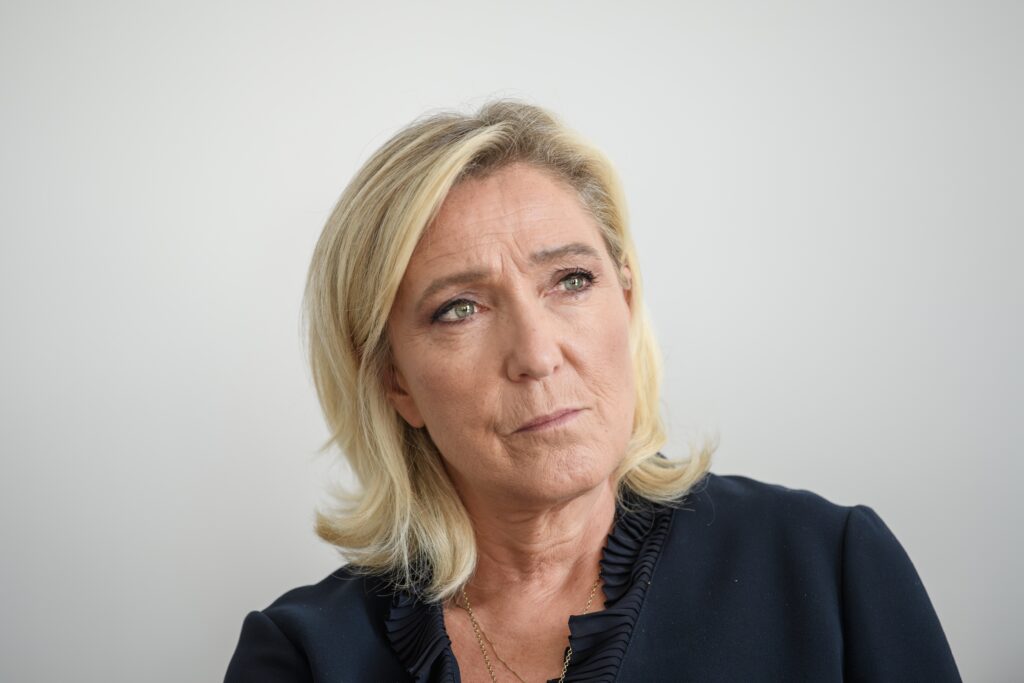 Le Pen meets Bayrou