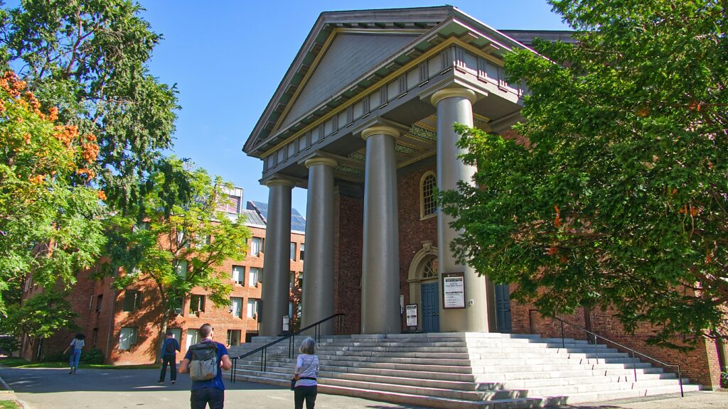 Harvard Expands Financial Aid for Middle-Income Families