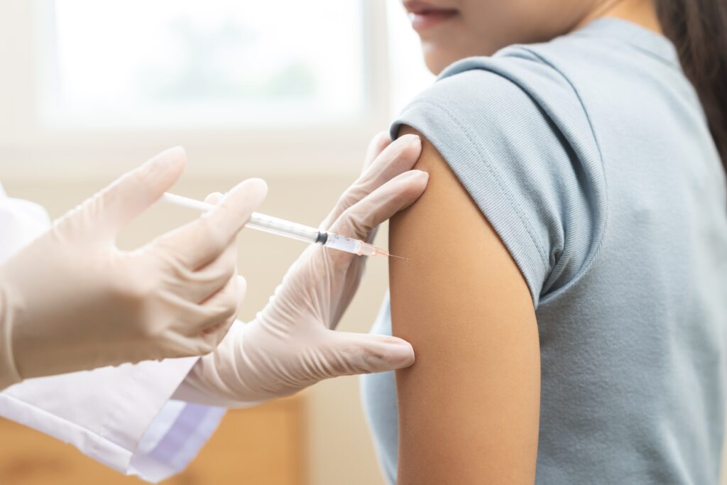 FDA Experts Back Flexible Covid-19 Vaccine Strategy Amid Regulatory Shift